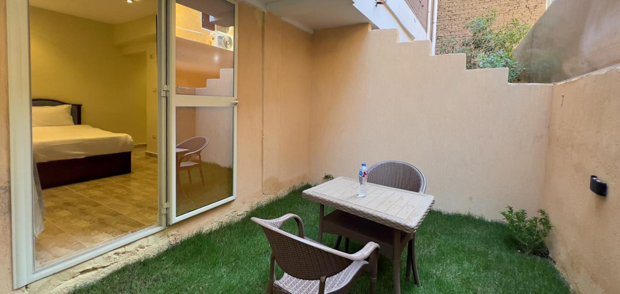 Pyramids Vista Inn Kafrat al Jabal Exterior photo