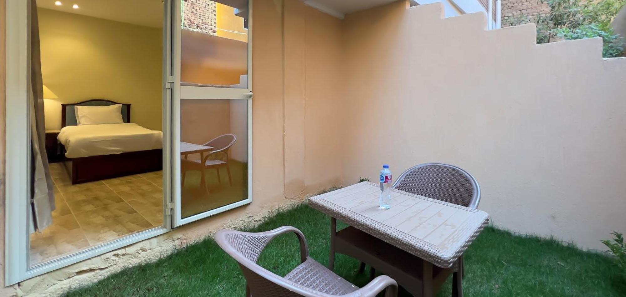 Pyramids Vista Inn Kafrat al Jabal Exterior photo