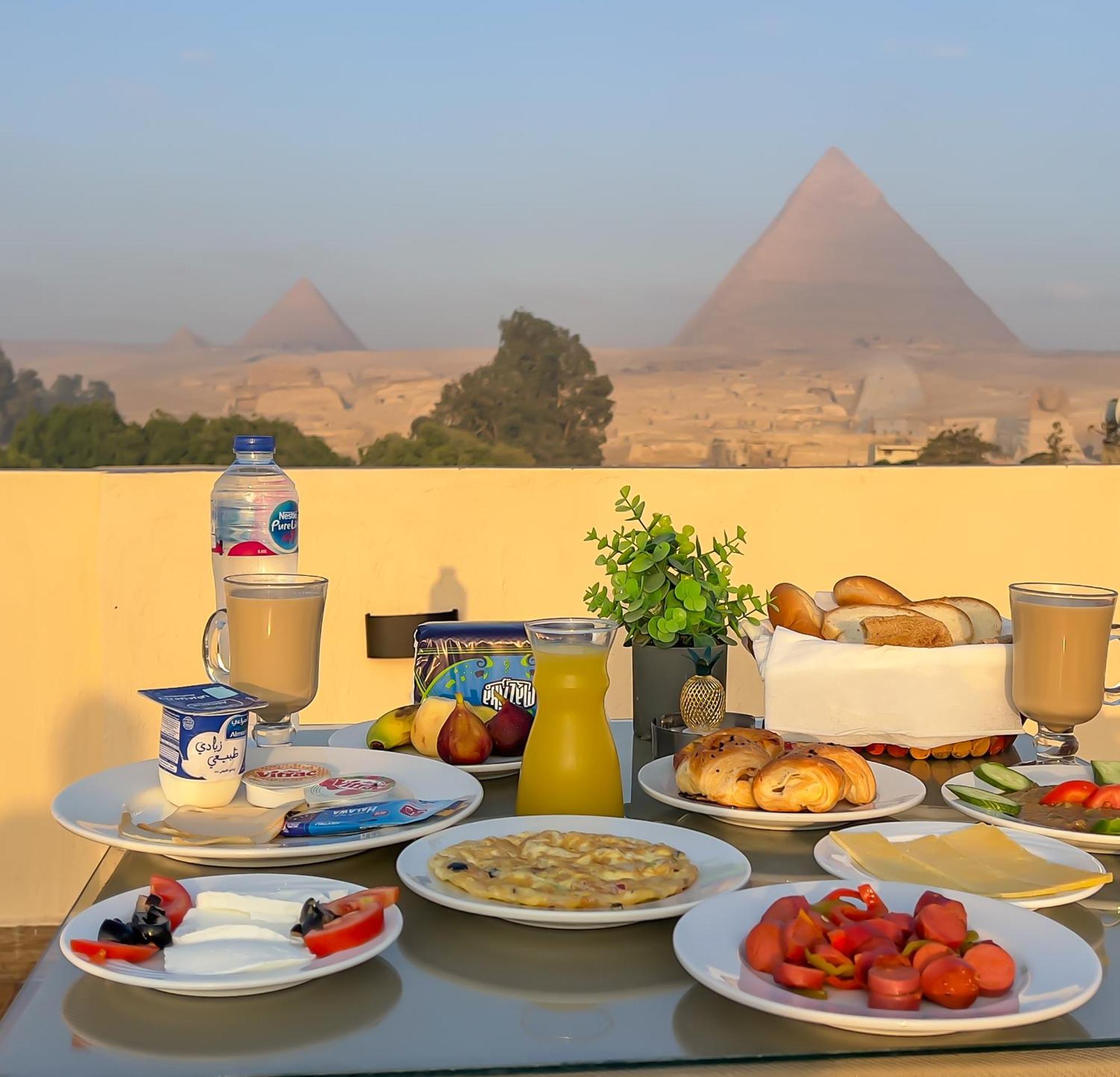 Pyramids Vista Inn Kafrat al Jabal Exterior photo